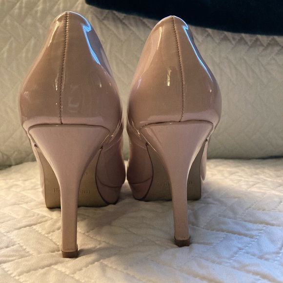 Nude pink and gold heels size 6 - Picture 5 of 11